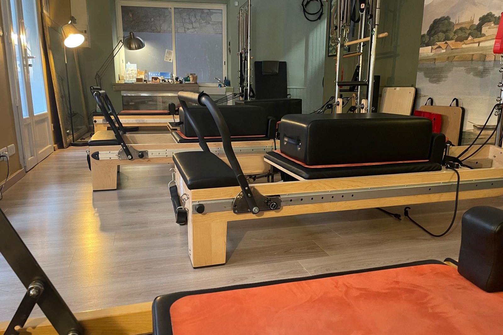 Studio Pilates Narbonne, salle équipée de Reformers